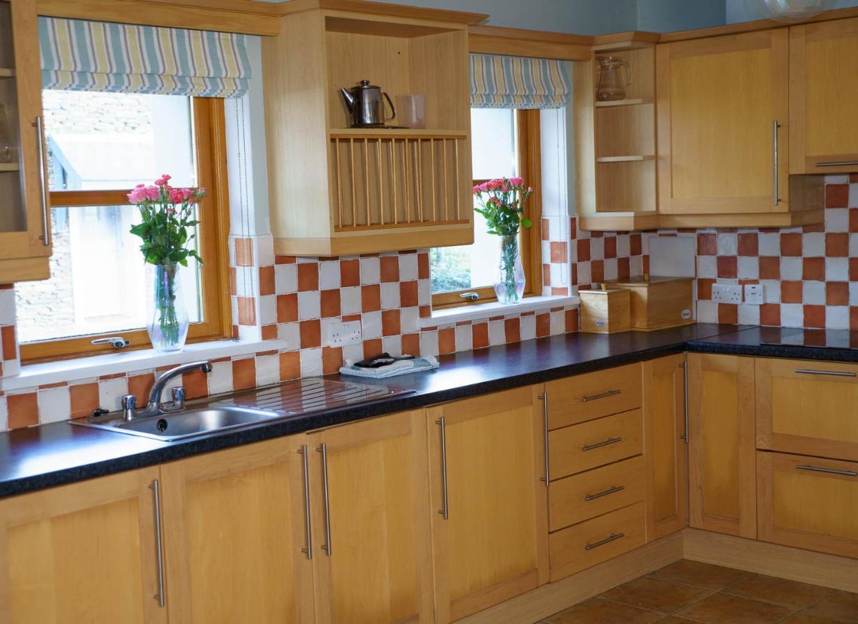 Dingle Courtyard Holiday Homes 3 Bed By Trident Holiday Homes Экстерьер фото