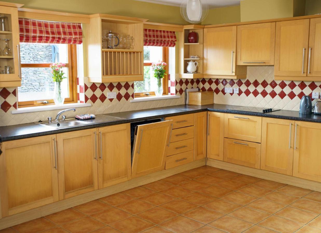 Dingle Courtyard Holiday Homes 3 Bed By Trident Holiday Homes Экстерьер фото