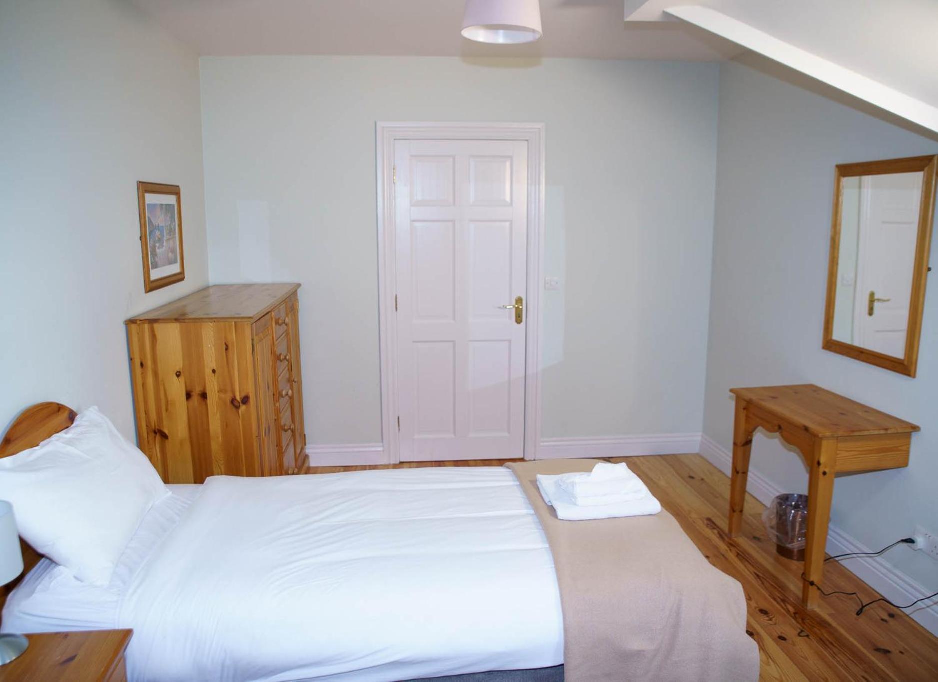 Dingle Courtyard Holiday Homes 3 Bed By Trident Holiday Homes Экстерьер фото